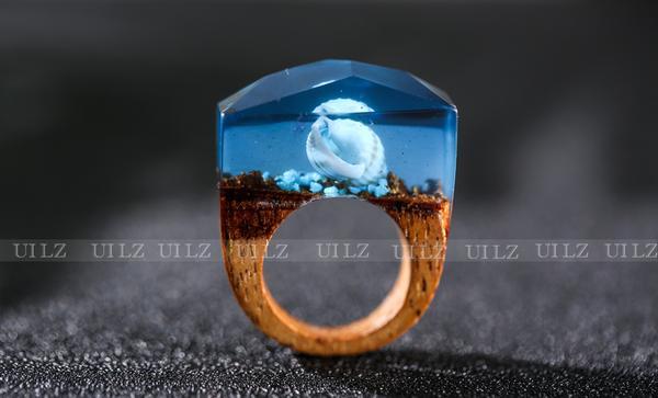 Quanta - Blue Seashell Resin Ring