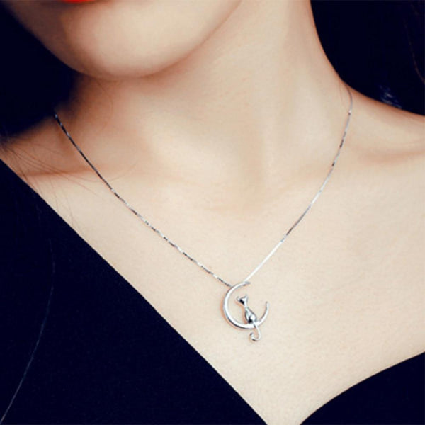 Kat - Moon Swing Necklace